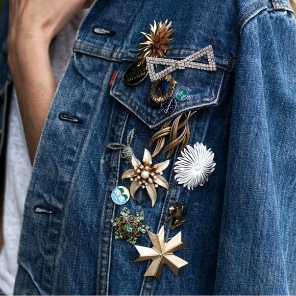 Koala bears wood brooch - Handcrafted Brooch or Necklace you choose - Picture 4 of 15